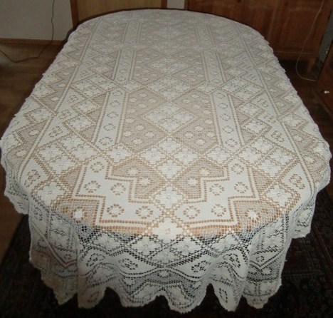 M601M tablecloth for large table